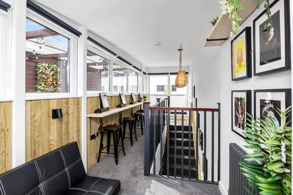 Central 3 Bed Flat Close To Brighton Pavilion And Marina