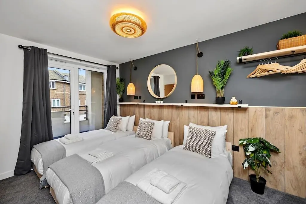 Central 3 Bed Flat Close To Brighton Pavilion And Marina