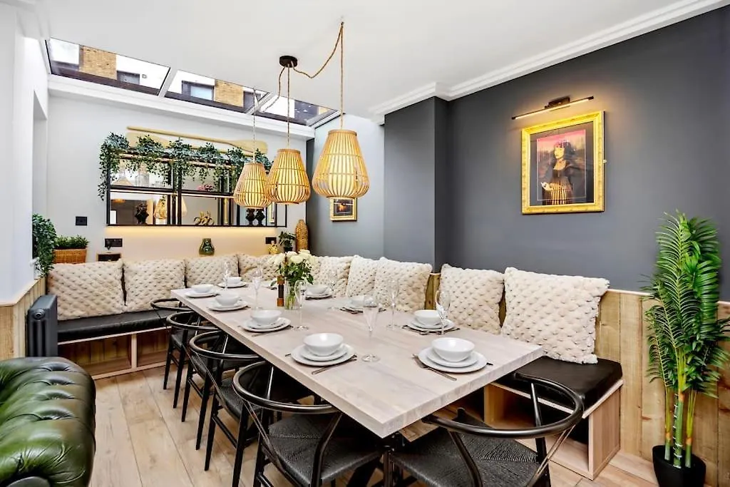 Central 3 Bed Flat Close To Brighton Pavilion And Marina